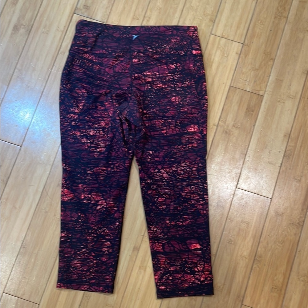 Old Navy Active 3/4 length Leggings size M - Picture 4 of 13